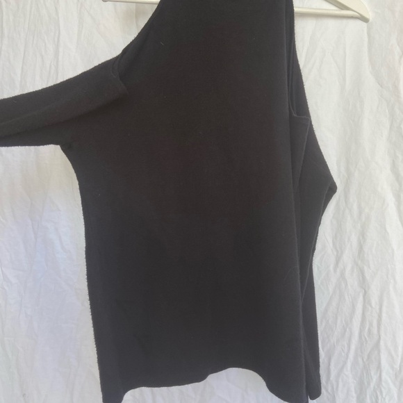Reformation Off shoulder black Sweater Size Small - Picture 7 of 9